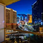 Lucky Gem Penthouse & Luxury Suites At Signature Resort, 2816