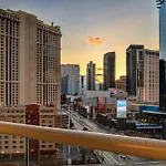 Lucky Gem Penthouse & Luxury Suites At Signature Resort, 2816
