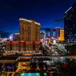 Lucky Gem Penthouse & Luxury Suites At Signature Resort, 2816