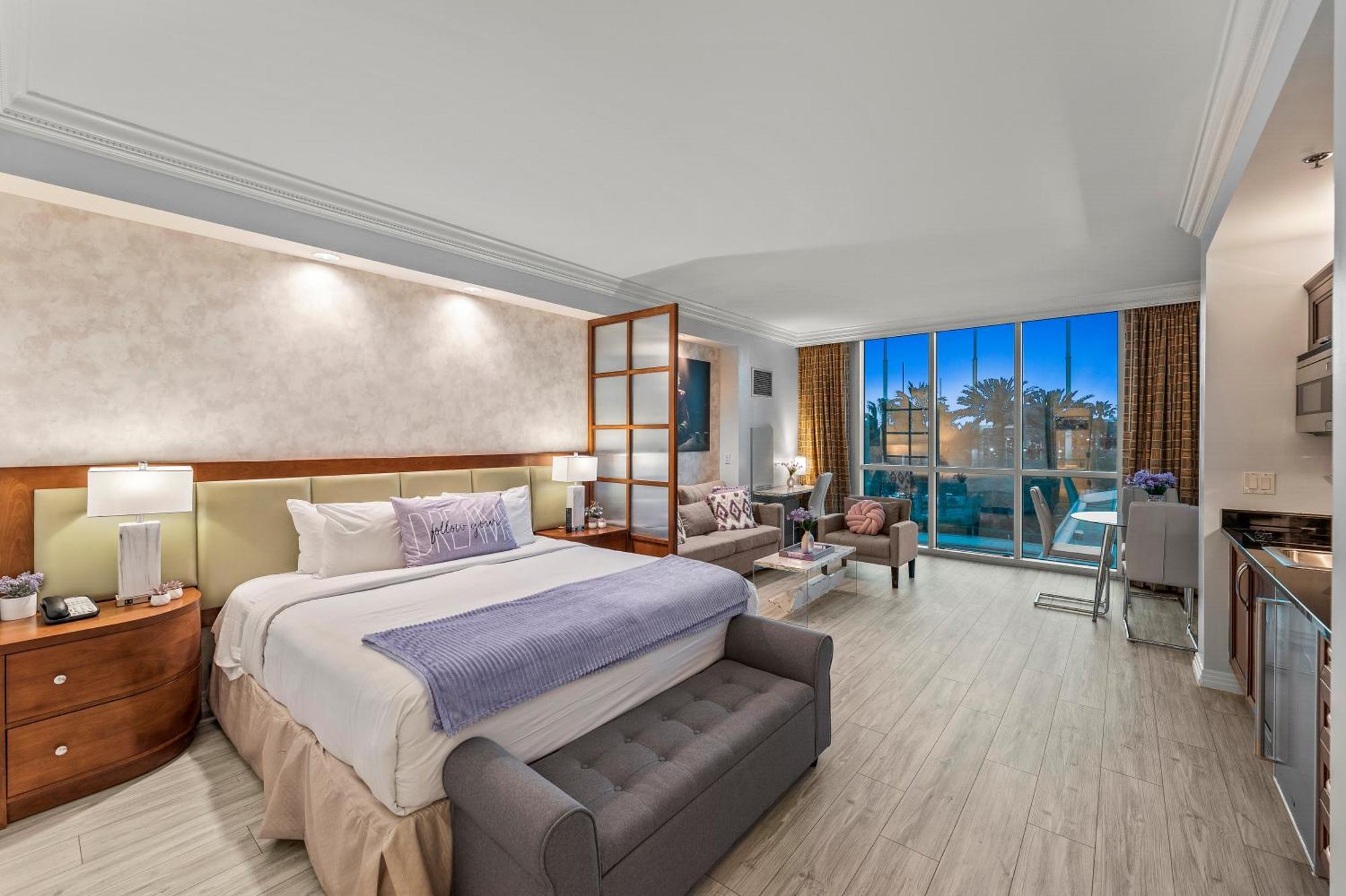 Lucky Gem Penthouse & Luxury At Signature Resort, 2816 Hotel