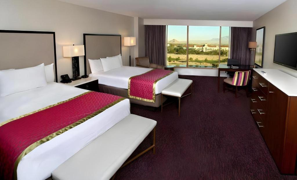 Suncoast And Casino 4*