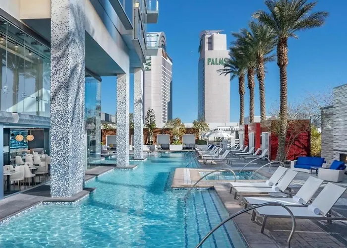 Luxe Condo Balcony Strip View No Resort Fee