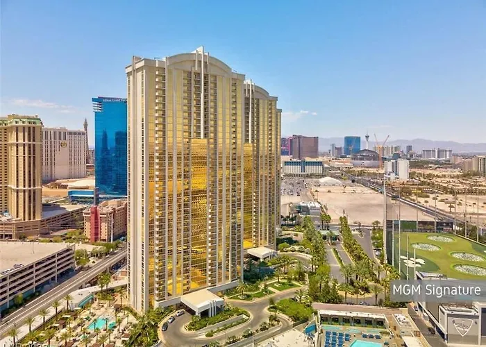 Strip View Penthouse Balcony 37617