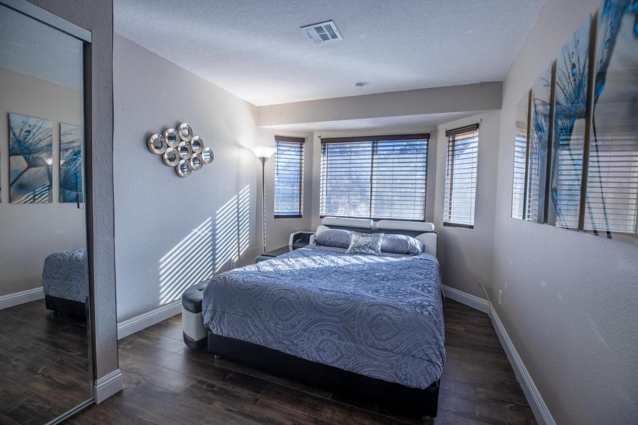 Casa de férias 1800 Sqft House W/heated Pool Spa 13min From Strip Las Vegas