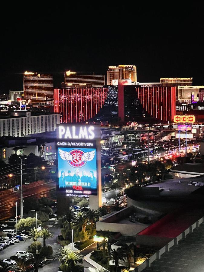 Holiday home Luxe Condo Balcony Strip View No Resort Fee *