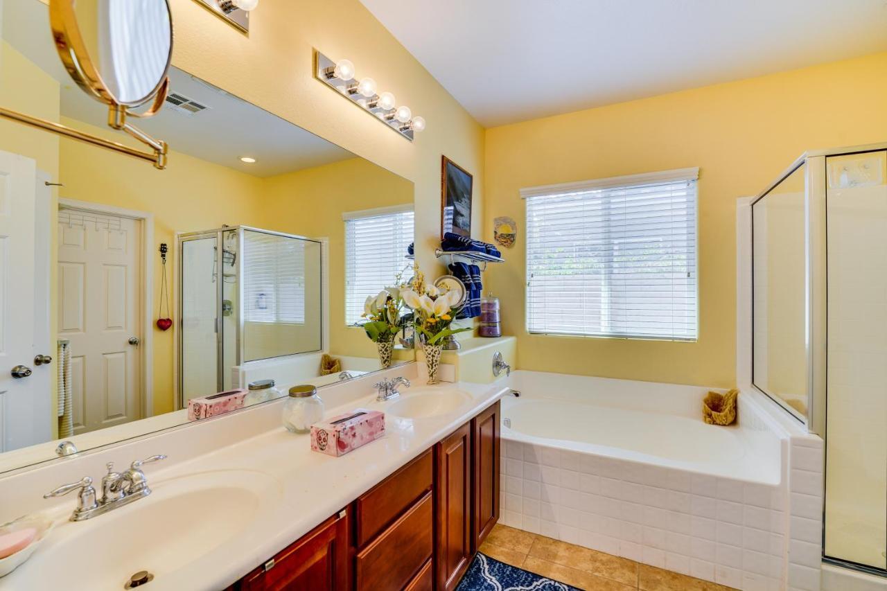 Holiday home Dog-friendly Vegas With Private Yard *