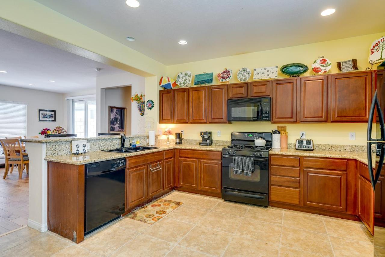 Holiday home Dog-friendly Vegas With Private Yard *