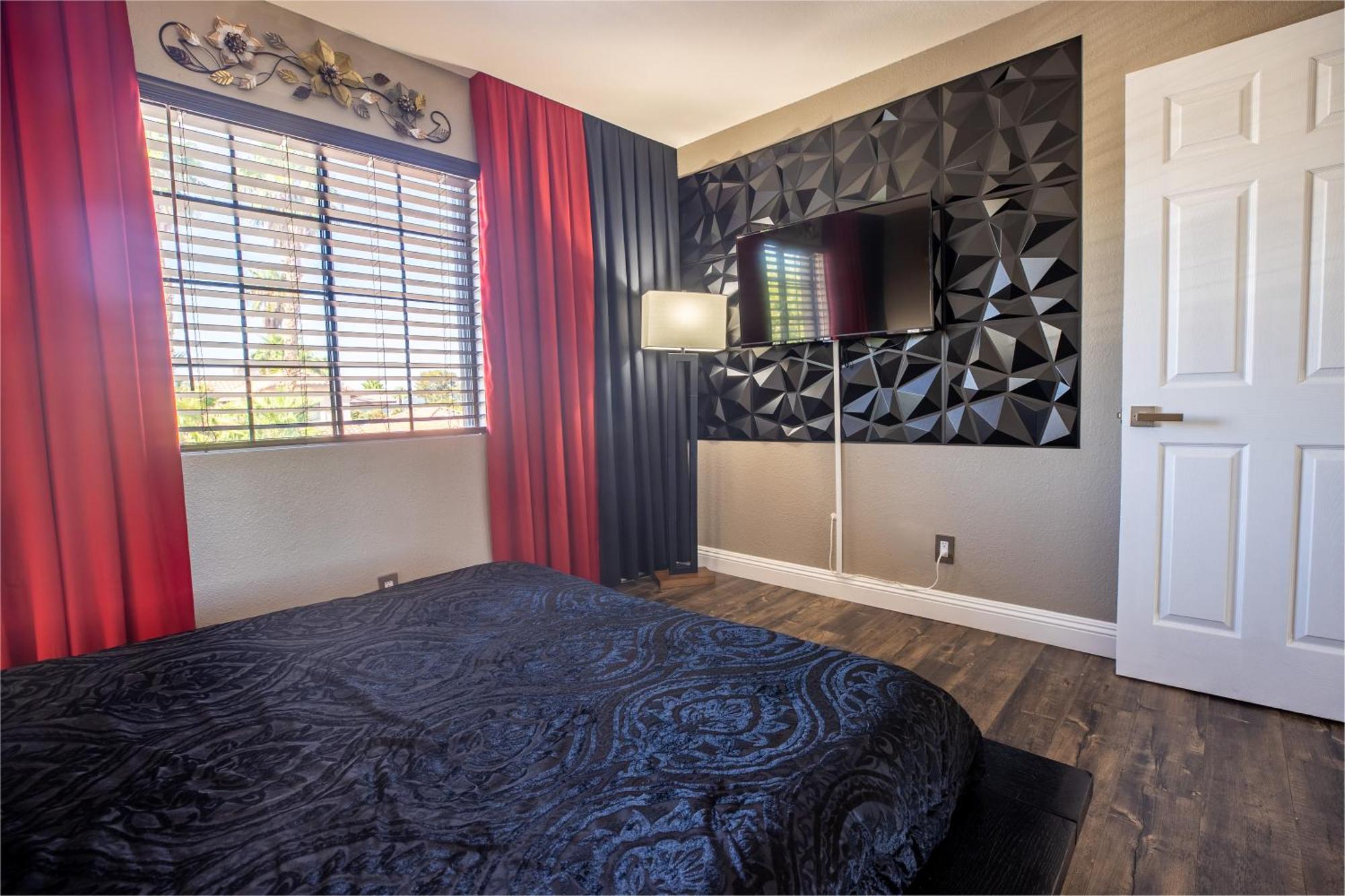 Casa de férias 1800 Sqft House W/heated Pool Spa 13min From Strip Las Vegas