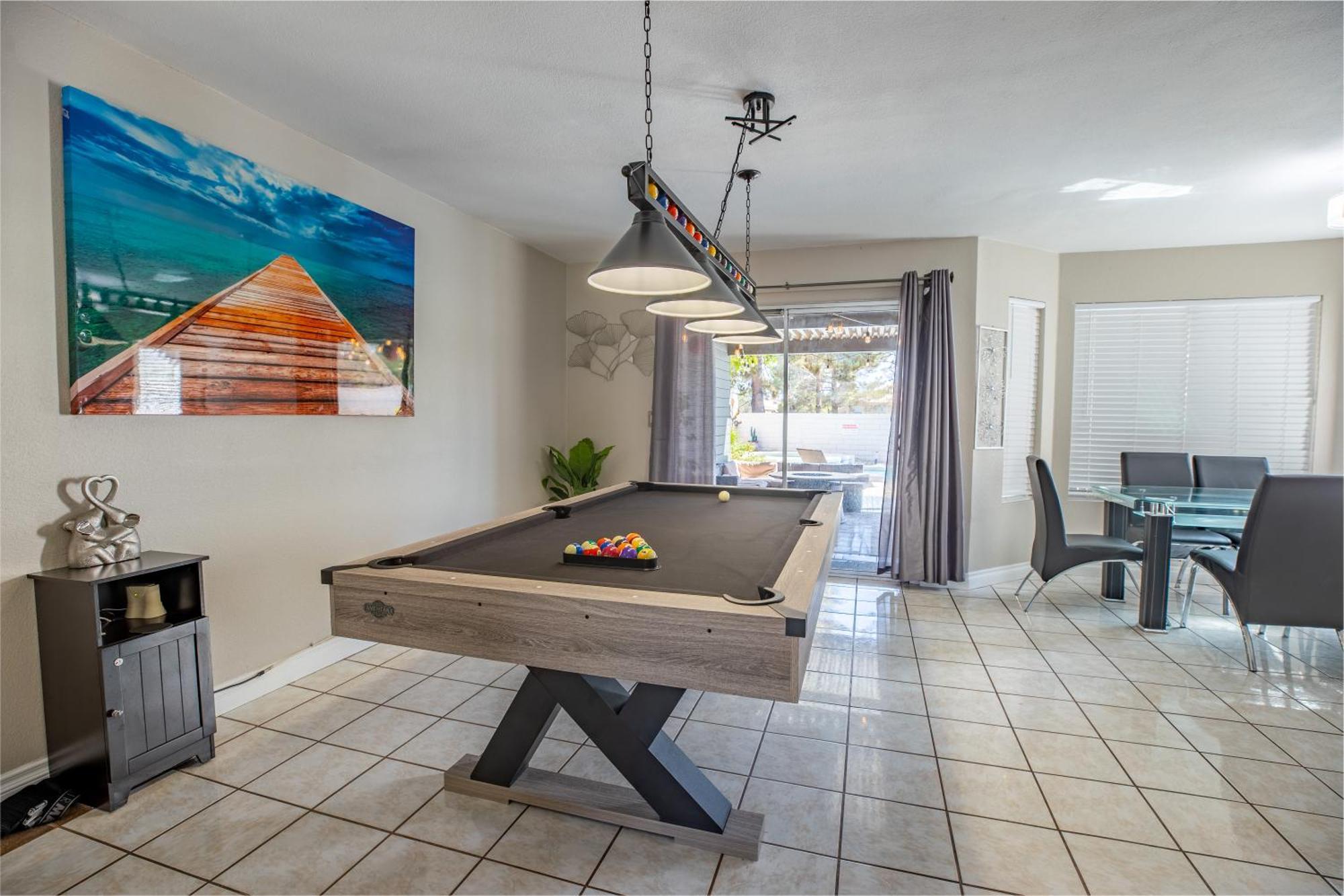 Casa de férias 1800 Sqft House W/heated Pool Spa 13min From Strip