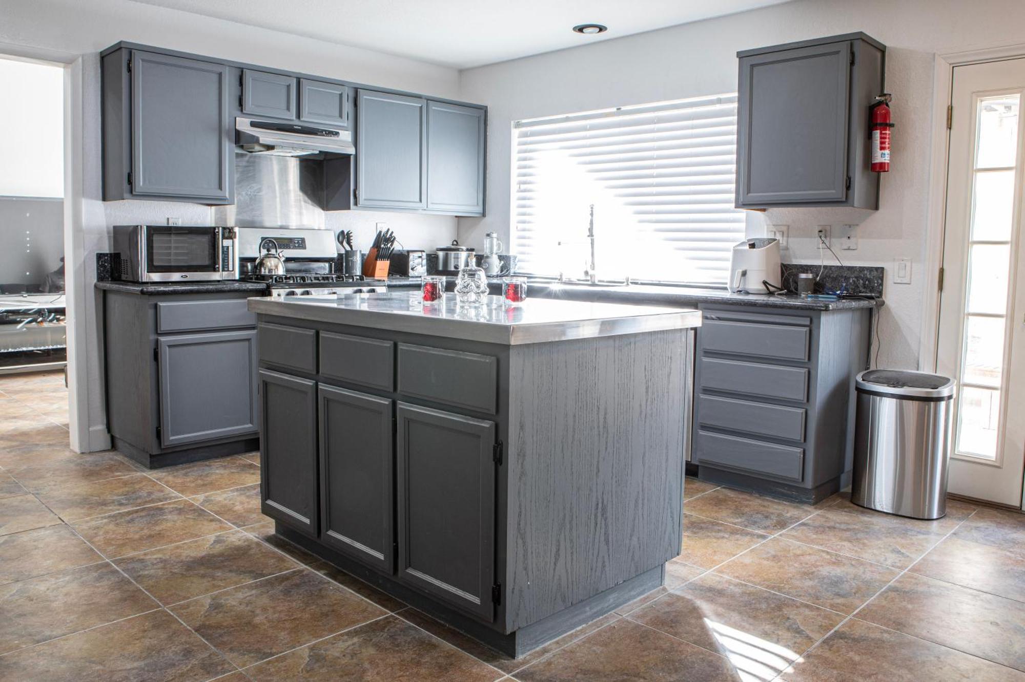 Casa de férias Comfy Expansive - Near The Strip - Heated Pool Las Vegas