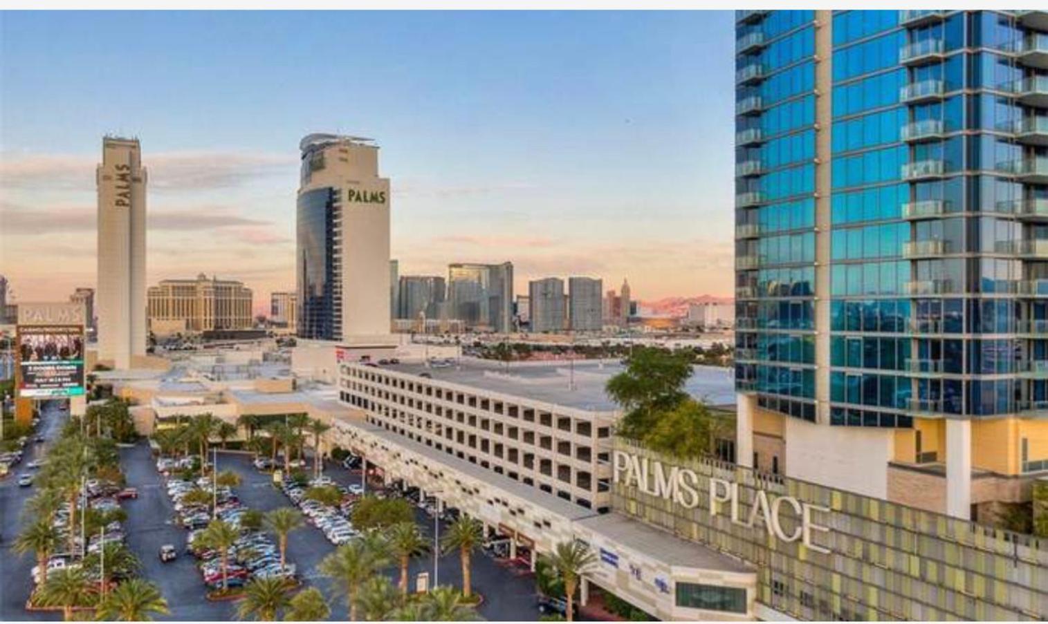 Luxe Condo Balcony Strip View No Resort Fee Holiday home *