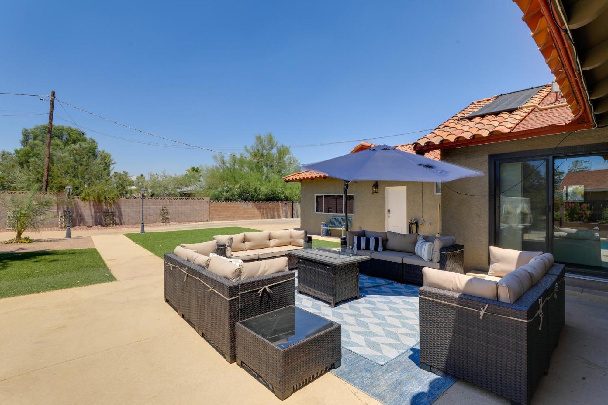 Spacious Vegas Getaway With Private Pool And Spa! Las Vegas