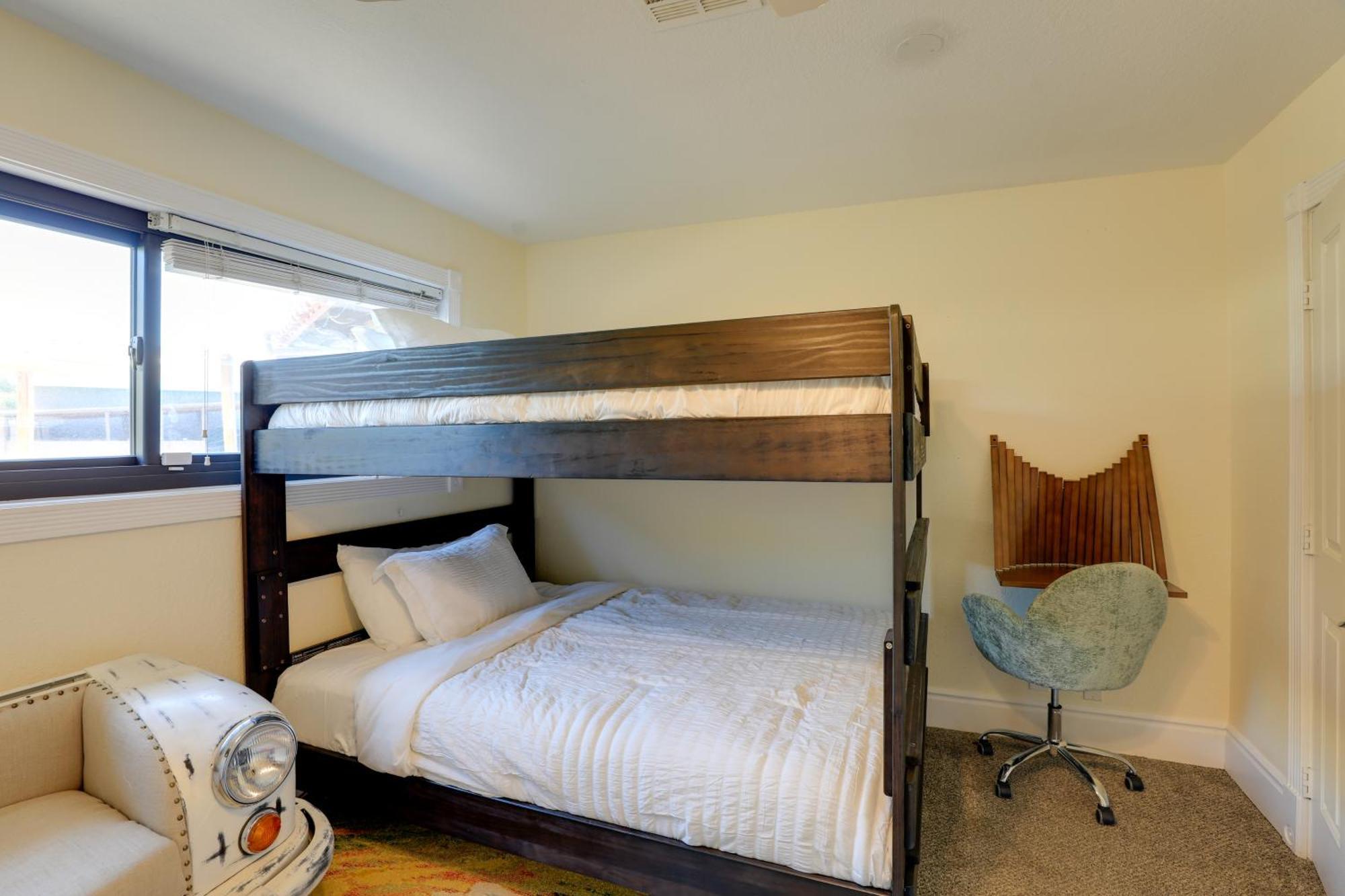 Spacious Vegas Getaway With Private Pool And Spa! Las Vegas