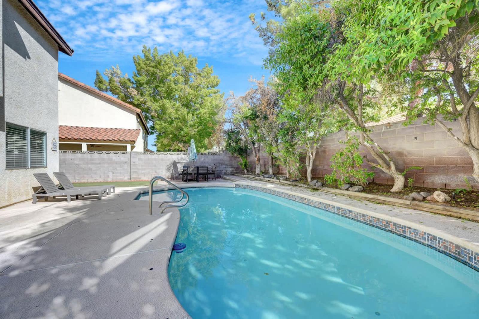 Bright Fun Spacious With Pool Casa de férias