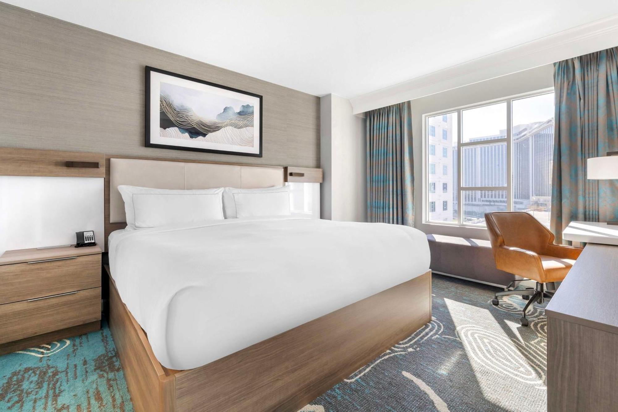 Hilton Grand Vacations Club Paradise Vegas 3*