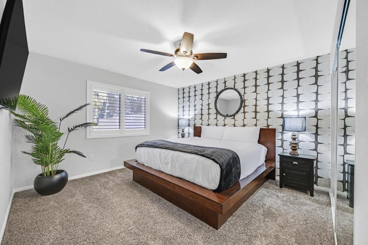 New Luxurious 6br Near Lv Strip W Pool & Las Vegas
