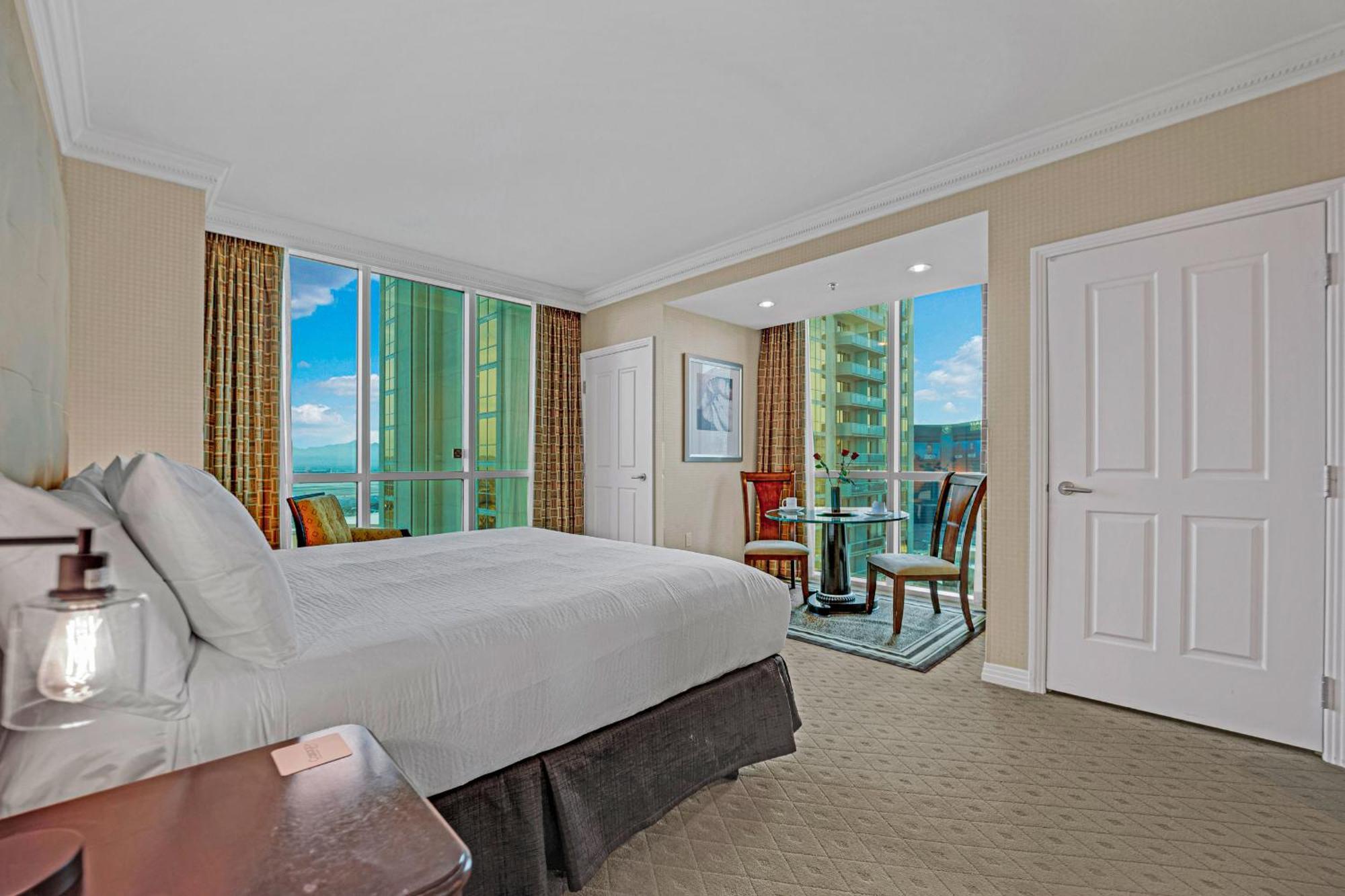 Kintsugi Retreat-condo-stripview-no Fee Hotel