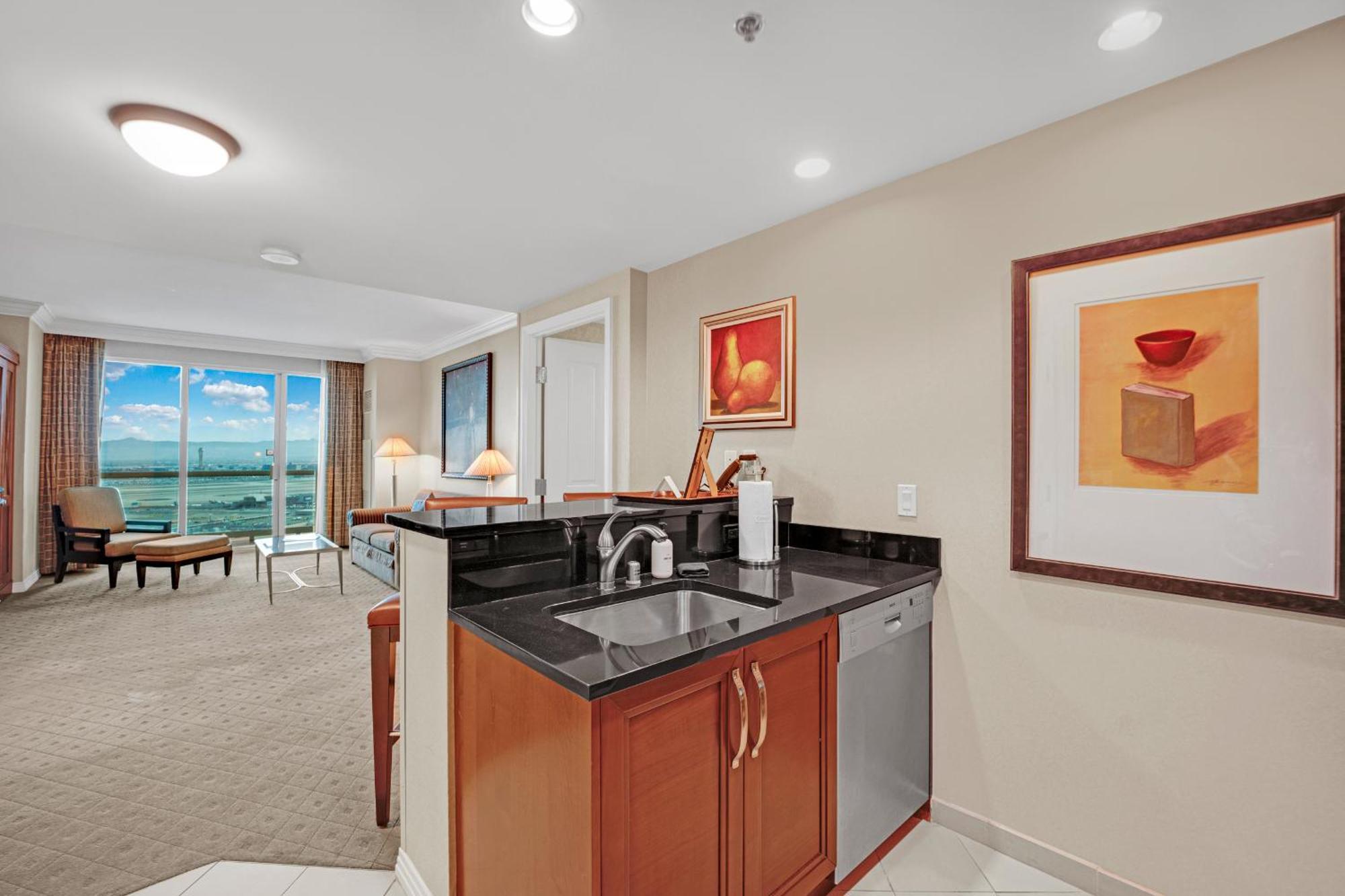 Hotel Kintsugi Retreat-condo-stripview-no Fee Las Vegas