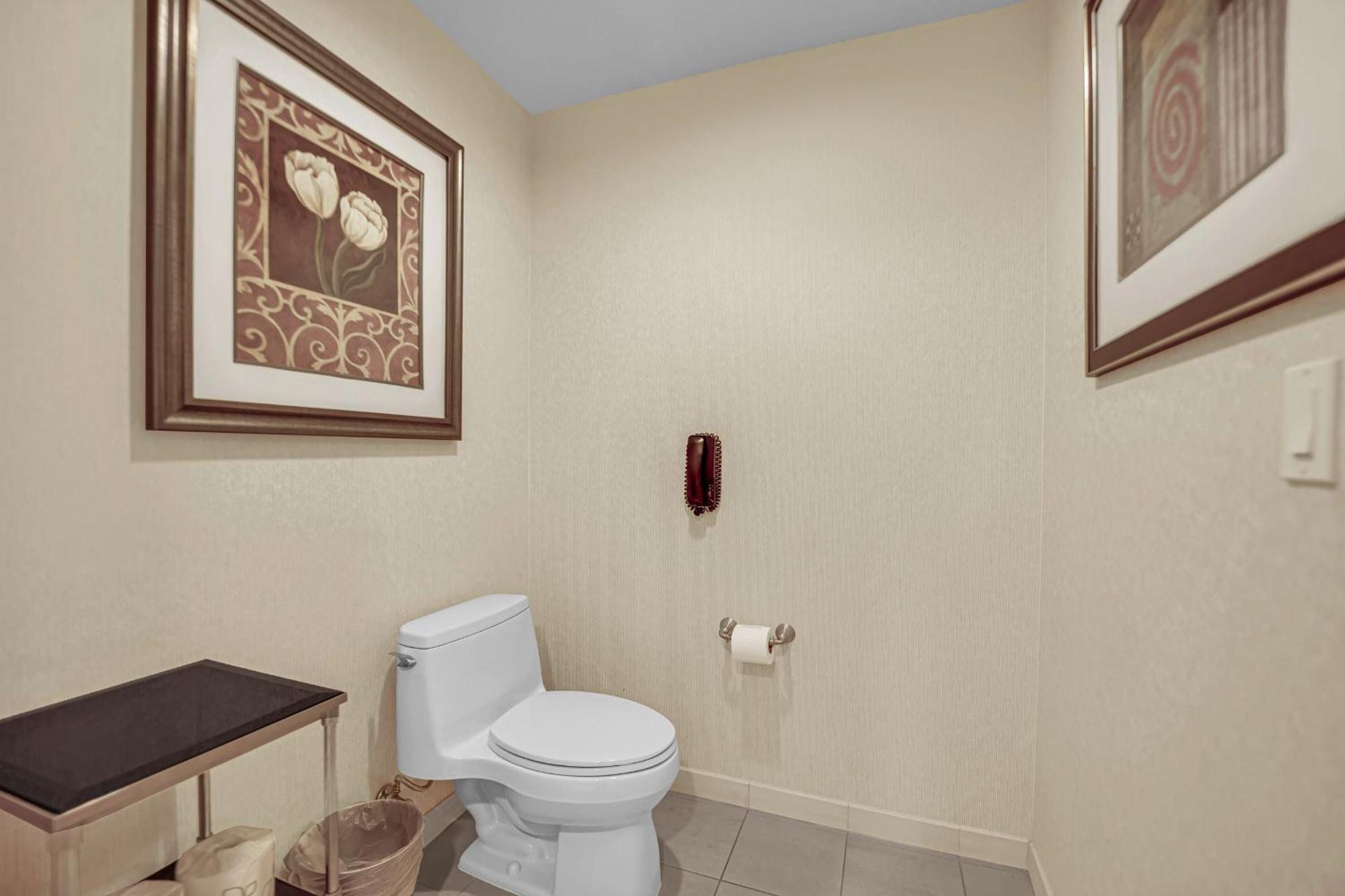 Kintsugi Retreat-condo-stripview-no Fee Hotel *