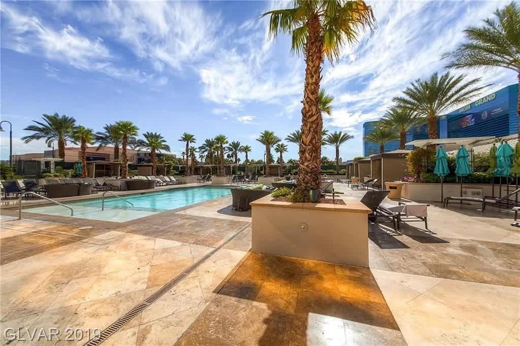 Strip View Penthouse Balcony 37617 Holiday home *
