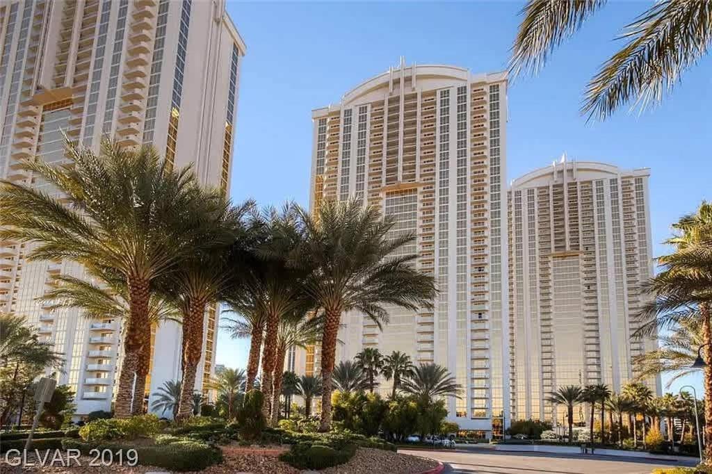 Strip View Penthouse Balcony 37617 Las Vegas