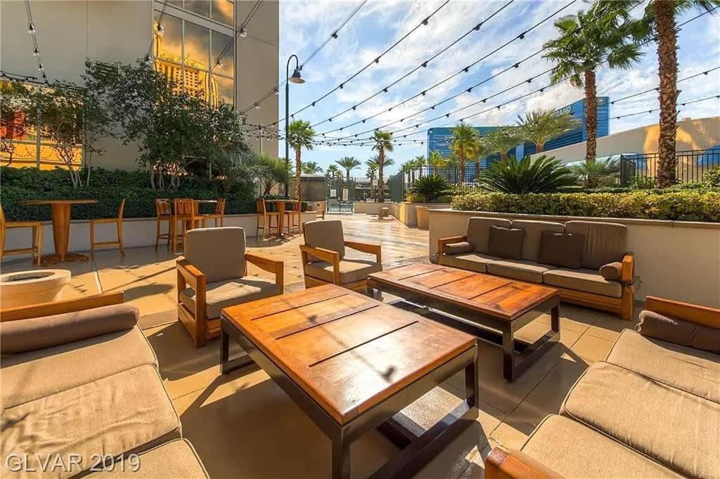 Strip View Penthouse Balcony 37617 Holiday home *
