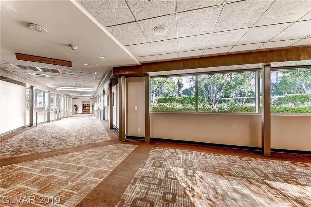 Strip View Penthouse Balcony 37617 Holiday home