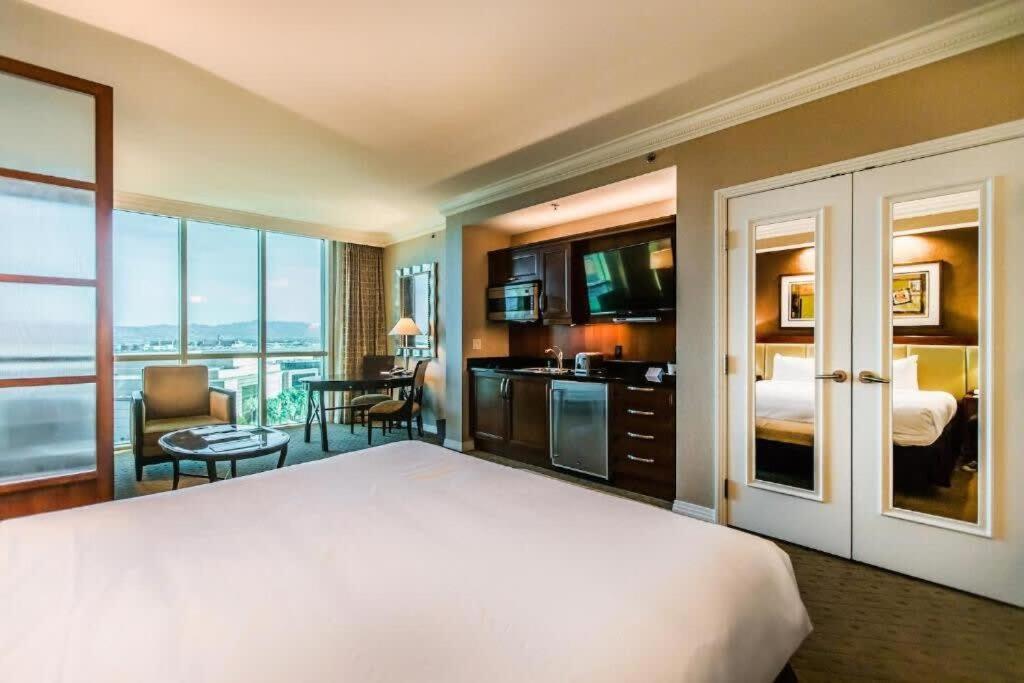 Strip View Penthouse Balcony 37617
