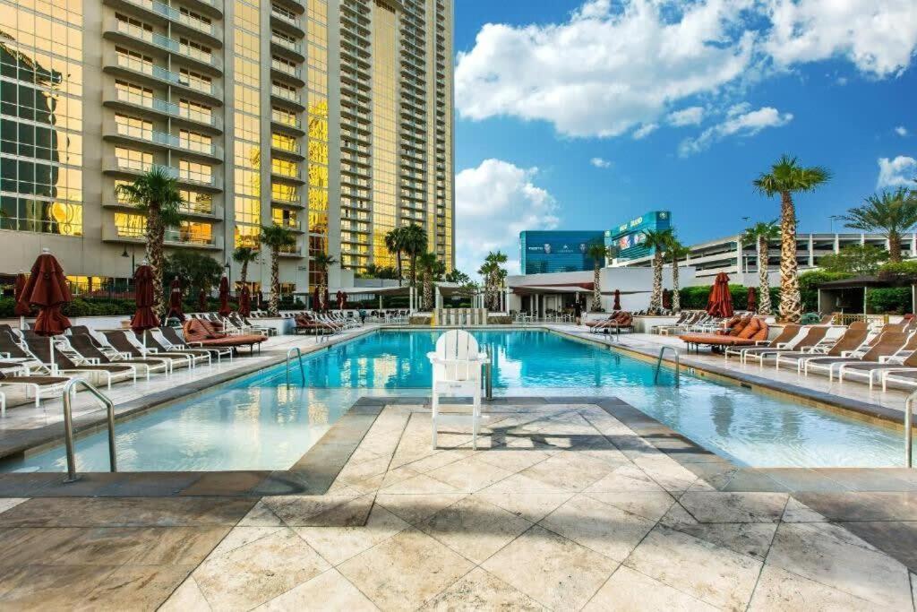 Strip View Penthouse Balcony 37617 Las Vegas