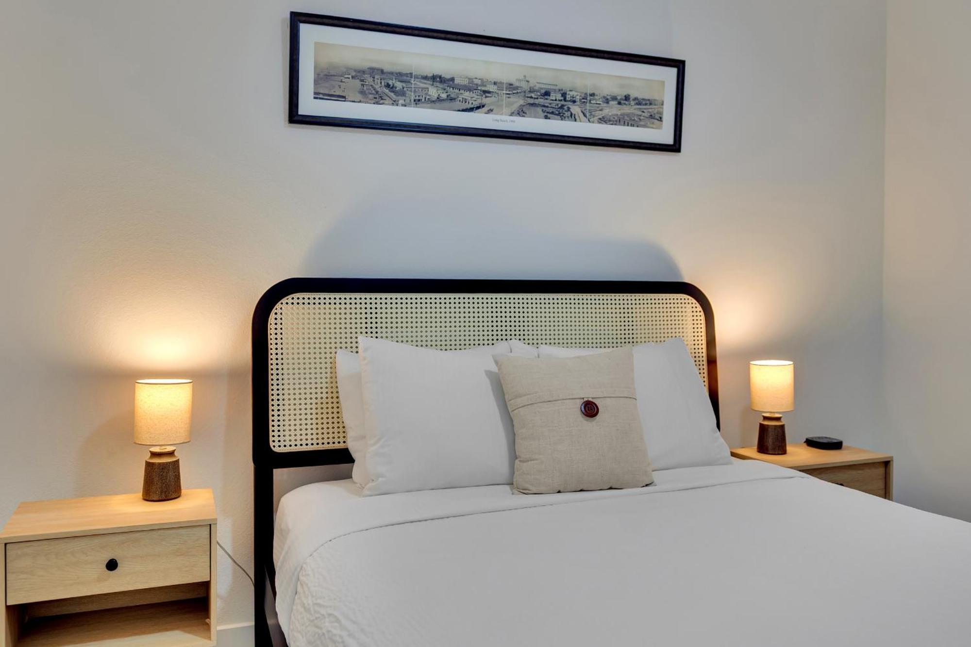 Casa Niva A Contemporary Oasis In The Heart Of Vegas Las Vegas