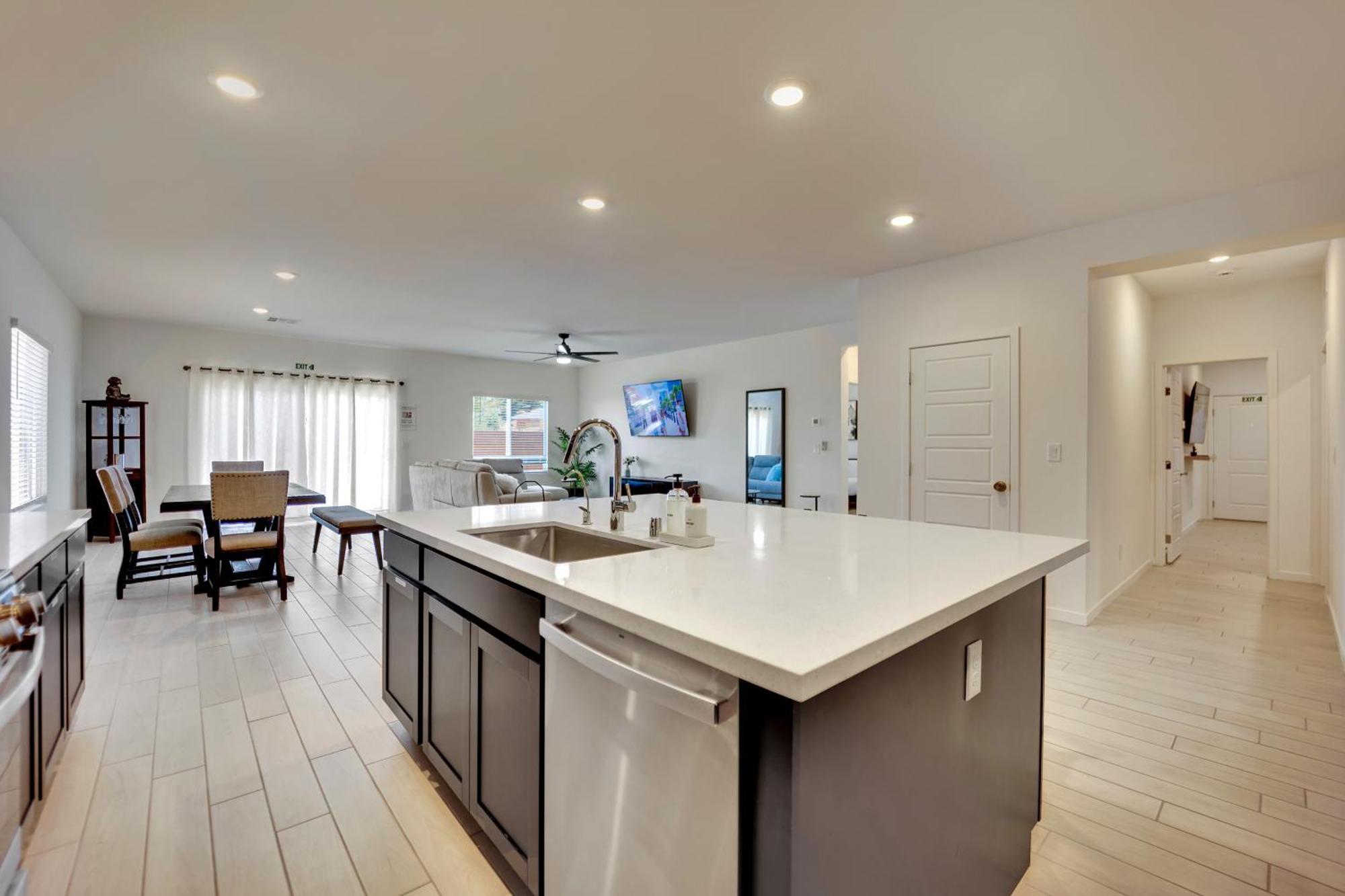 Casa Niva A Contemporary Oasis In The Heart Of Vegas Holiday home