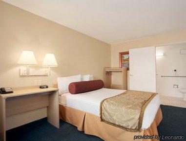 6 Vegas, Nv - Strip Hotel