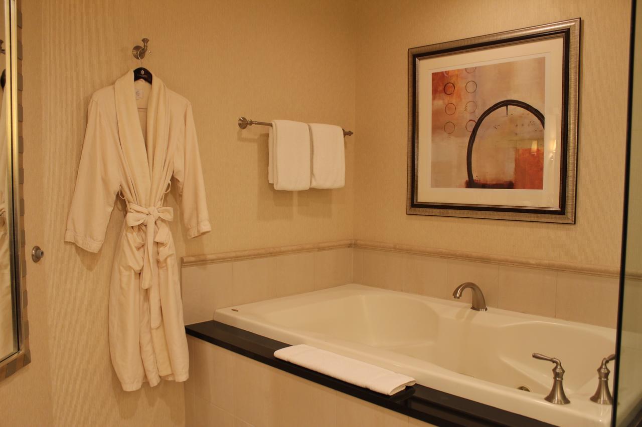 Luxury International At The Signature Aparthotel 4*