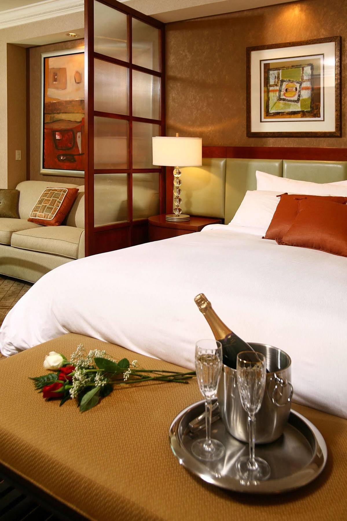 Luxury International At The Signature Las Vegas