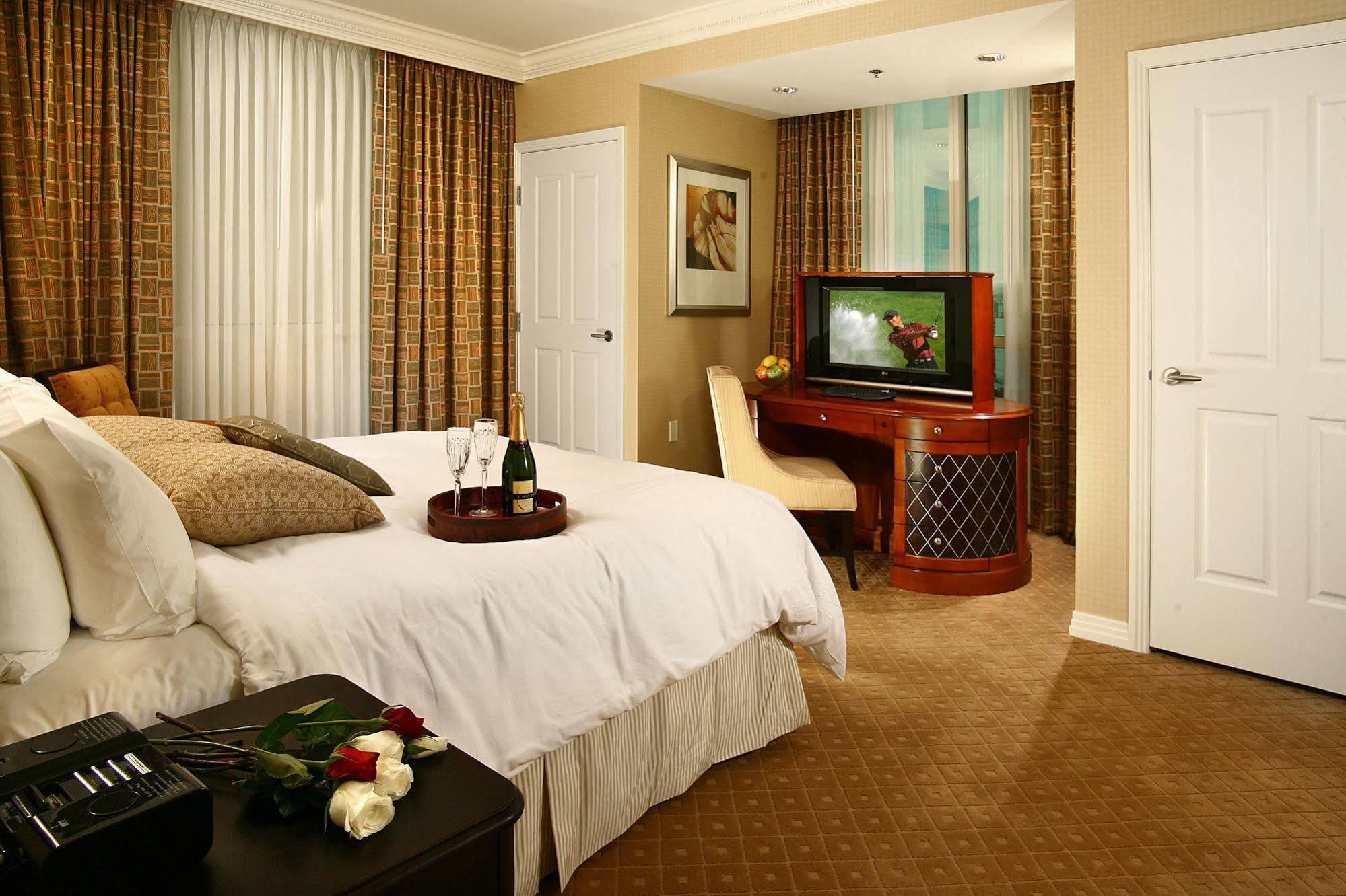 Luxury International At The Signature Aparthotel