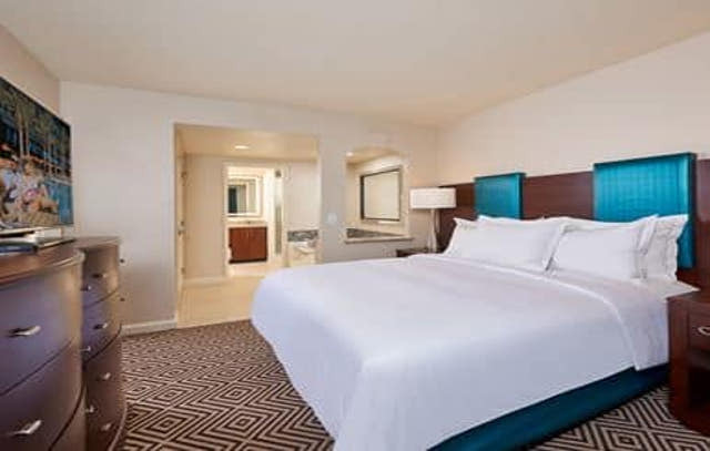 Resort Hilton Grand Vacations Club Paradise Vegas 3*