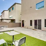Las Vegas Home With Terrace About 10 Mi To The Strip!