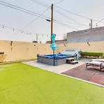 Pet-Friendly Home Near Downtown Henderson