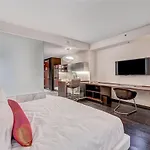 Stunning Strip View Studio W Balcony Access 35308