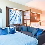 High Floor Strip View Suite& No Resort Fee& Free Valet