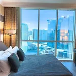 No Resort Fee Strip View Suite& Free Valet& Pool