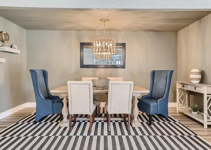 Lux Life! Central Location For Business Or Play!