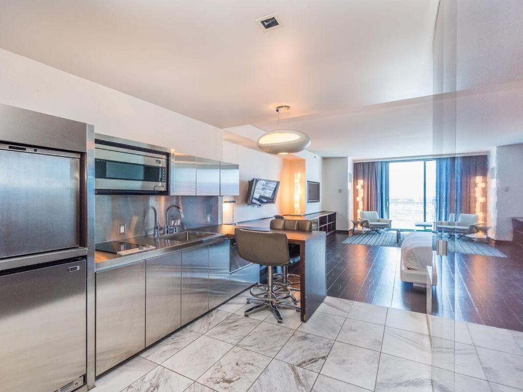 Palms Place And 4*