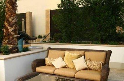 Luxury International At The Signature 4*