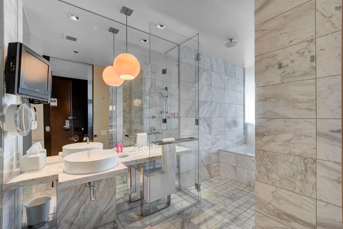 Luxury Studio Strip View No Fee Palms Place *