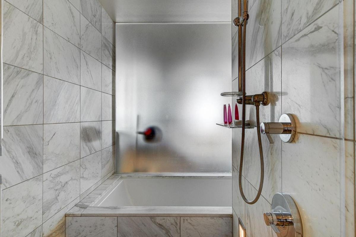 Luxury Studio Strip View No Fee Palms Place *
