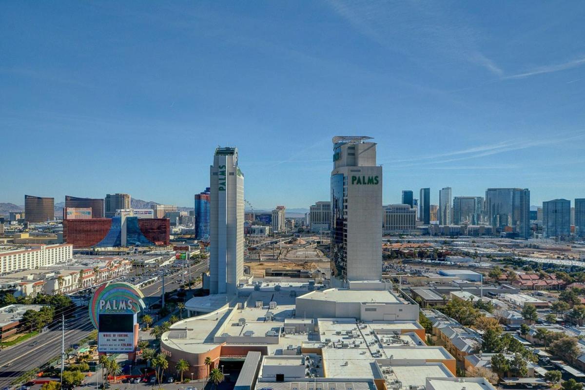 Luxury Studio Strip View No Fee Palms Place Aparthotel