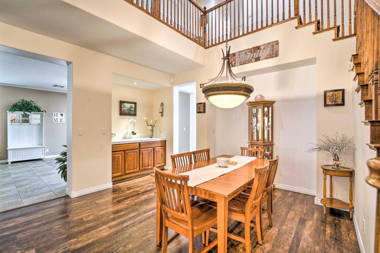 Spacious North Vegas With Yard Holiday home