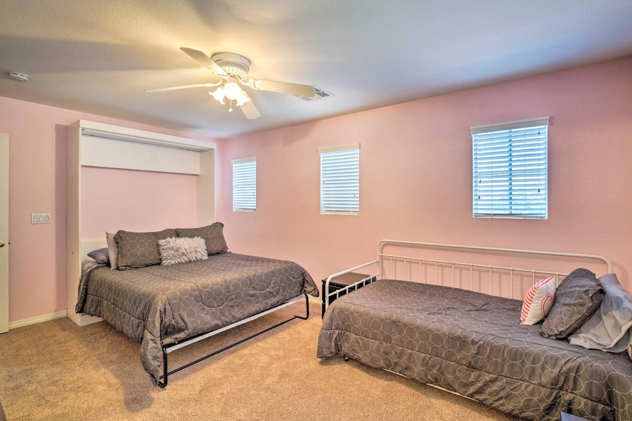 Spacious North Vegas With Yard Holiday home *