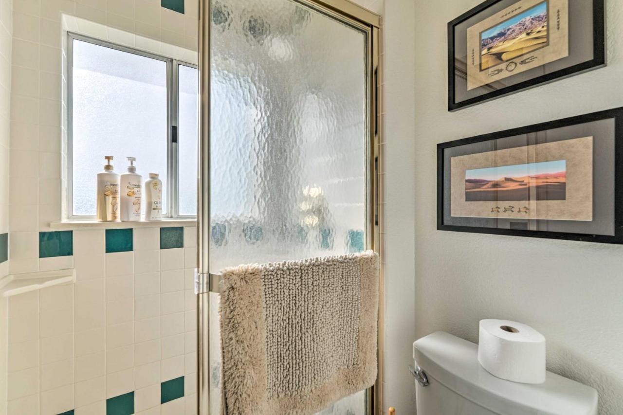 Vegas Oasis With Pool And 7 Miles To Strip Holiday home Las Vegas